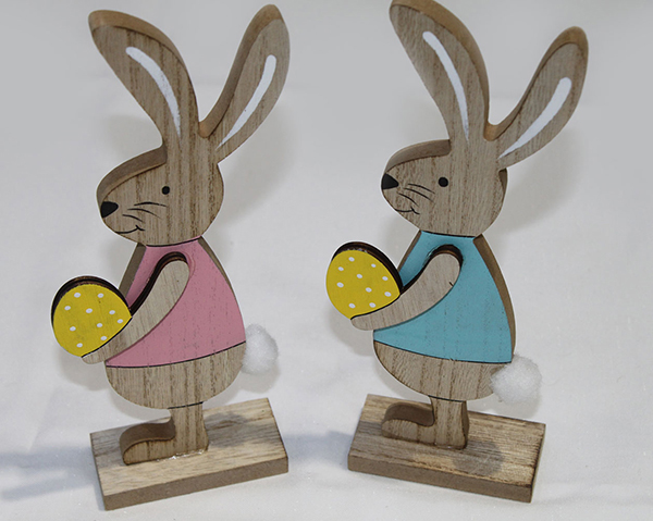 Hase XL 7,5x3,5x22cm aus Holz mit Ei und Puschelschwänzchen