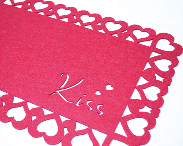 Kiss placemat made of felt XL 45x30cm with lasered heart