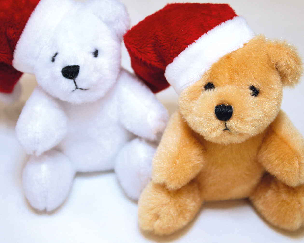 Plush teddy XL 12x10x9cm with santa hat