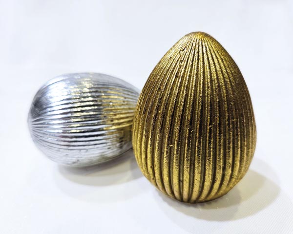 Golden or silver precious egg 5.5x5.2x6.9cm - hand-crafted