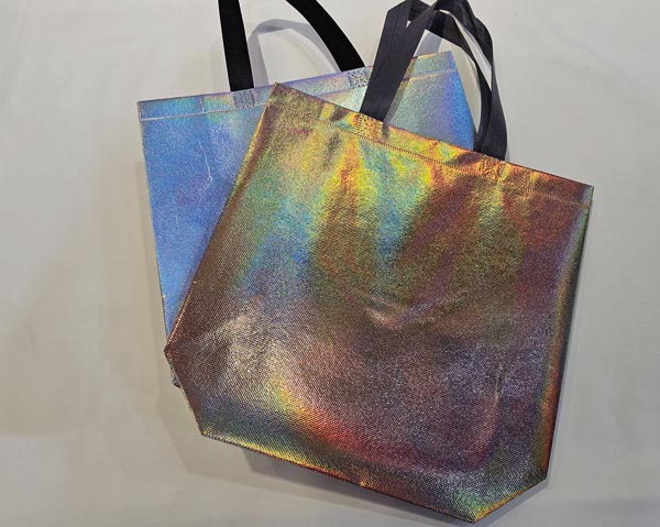 Gold or silver shopping bag 40x30x10cm with black handles, b
