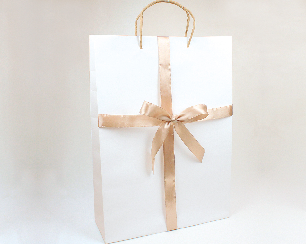 Gift bag 'Satin bow' XL 35x25cm, of white paper