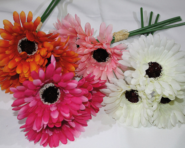 Gerbera Sträußchen mit 3 Köpfen, 25cm und Grün verz. ,