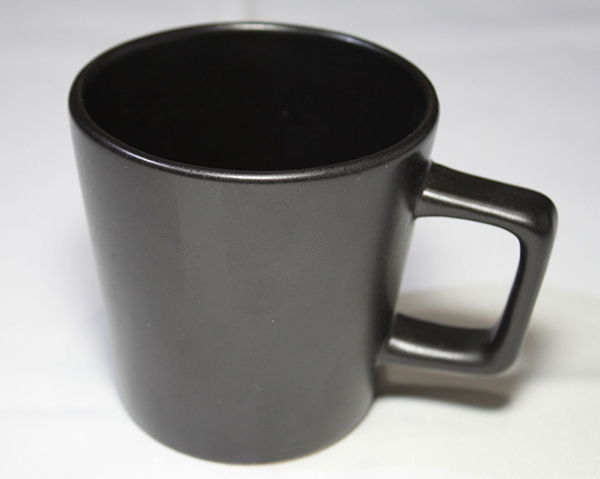 Kaffeebecher im edlen Schwarz, 14x8cm, 12 OZ /