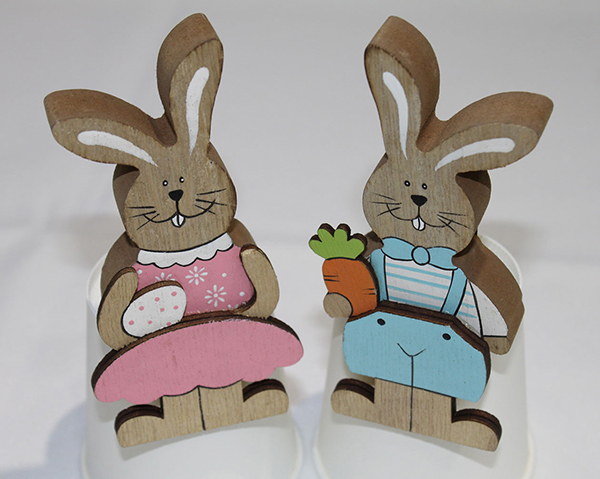 Kantensitzer wooden rabbit as a sweet couple