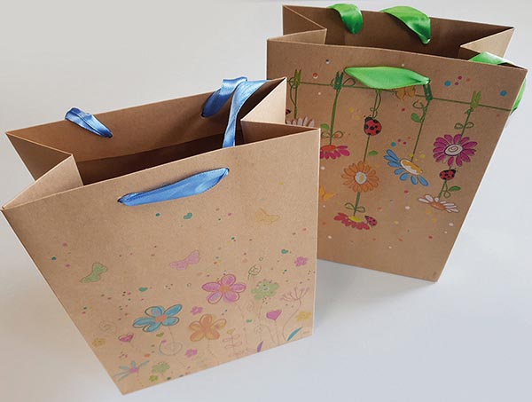 Gift bag made of sustainable kraft paper, 23x18cm, with silk