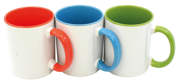 Porcelain coffee mug with colored handle